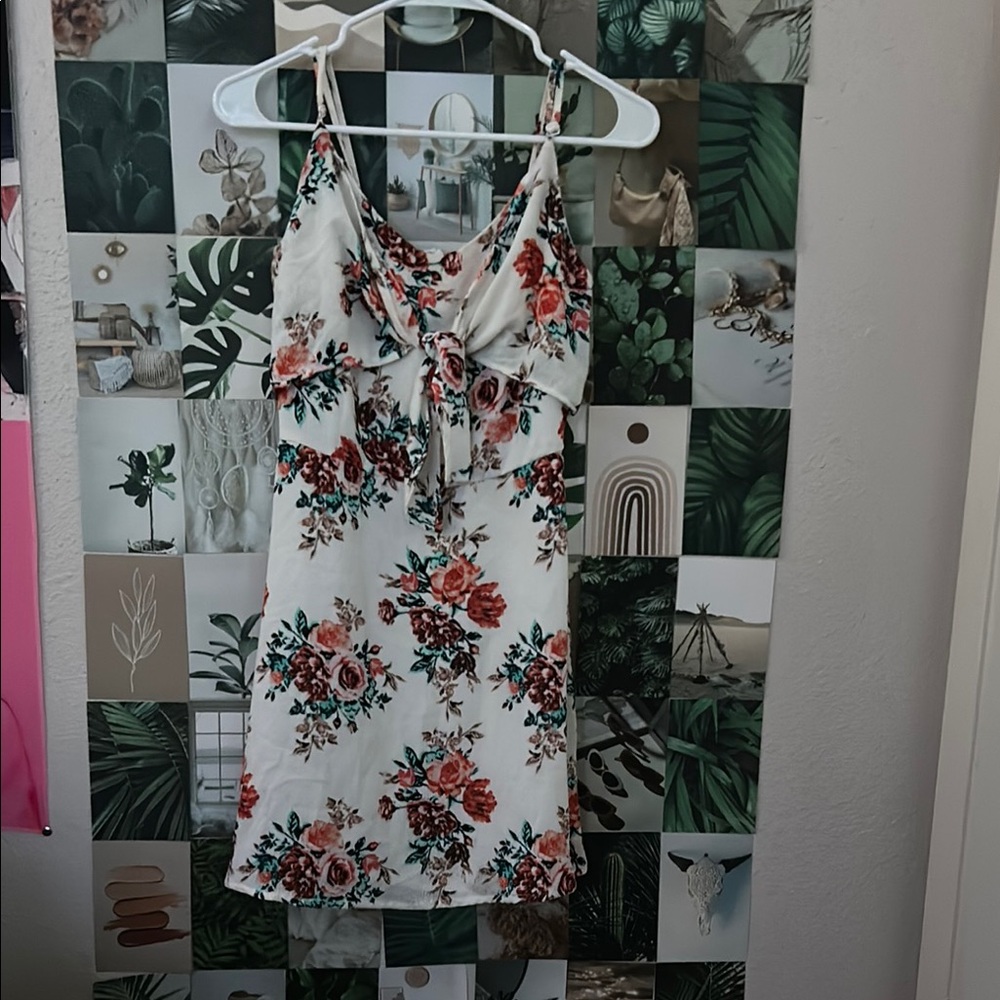 ☑️Floral Spaghetti Strap Dress